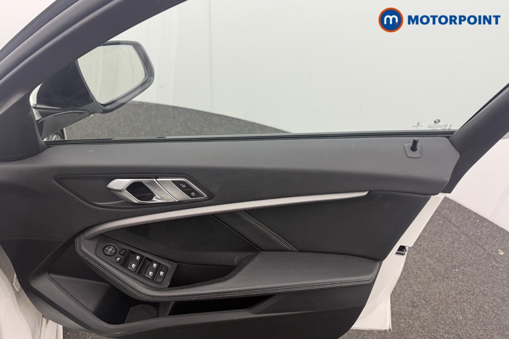 BMW 1 Series M Sport Manual Diesel Hatchback - Stock Number (1616749) - 9th supplementary image