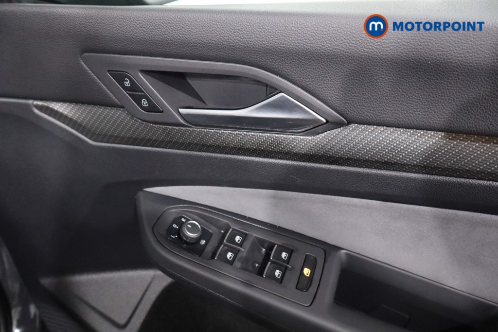 Volkswagen Golf R-Line Manual Petrol Hatchback - Stock Number (1617113) - 21st supplementary image