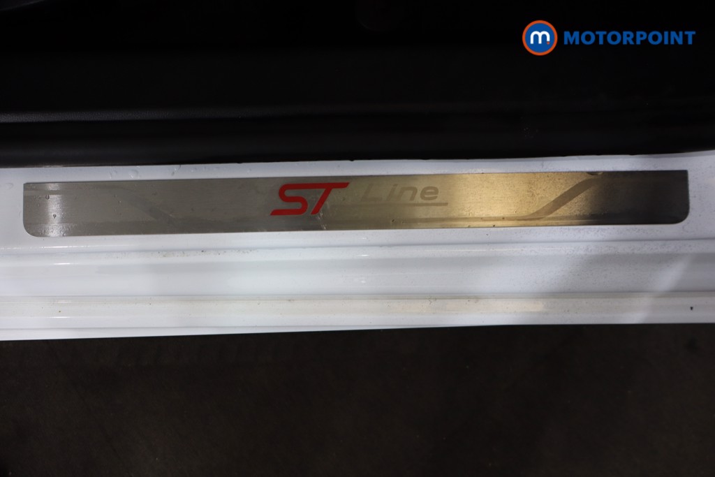 Ford Focus St-Line Edition Manual Petrol Hatchback - Stock Number (1617720) - 19th supplementary image