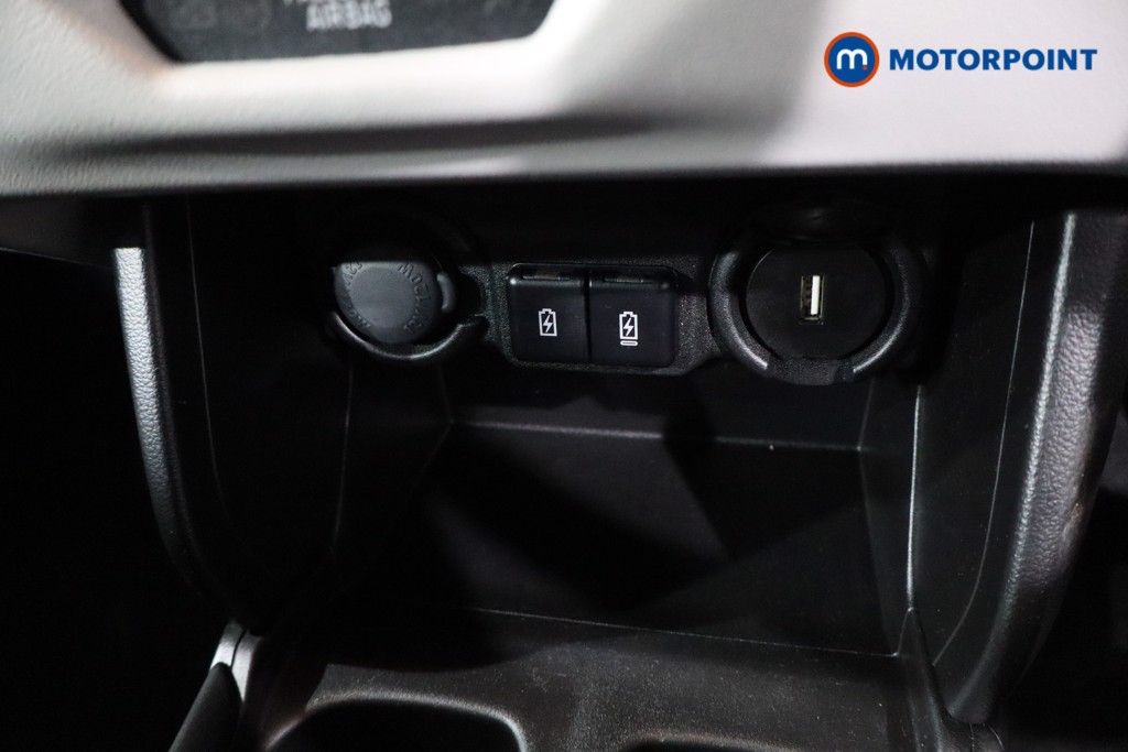 Suzuki Swift Motion Automatic Petrol Hatchback - Stock Number (1618910) - 17th supplementary image