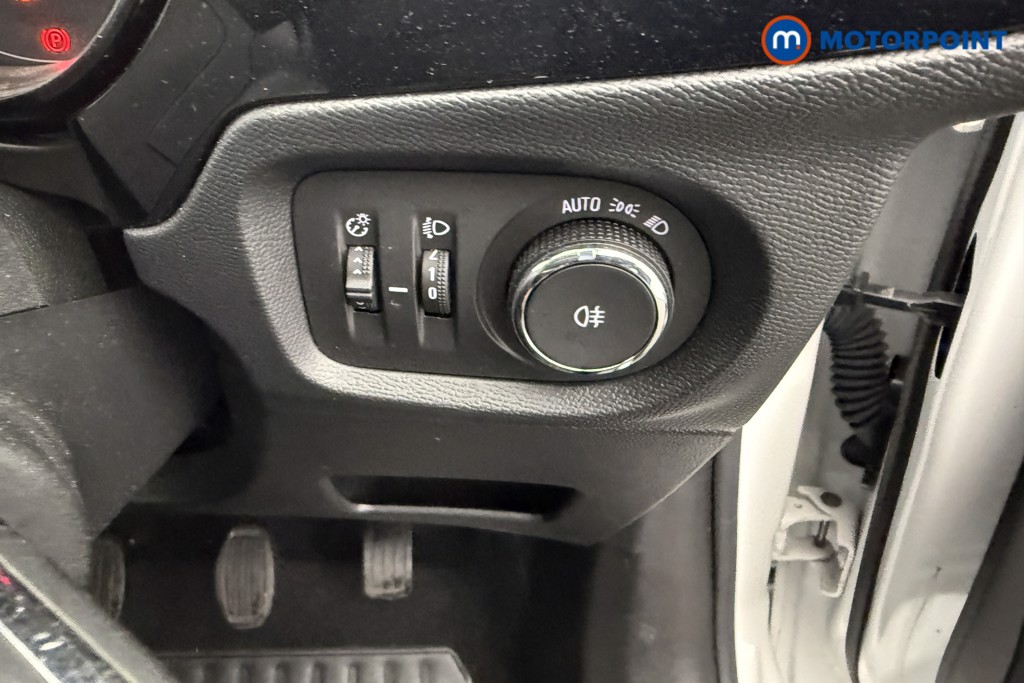 Vauxhall Corsa SE Manual Petrol Hatchback - Stock Number (1592678) - 13th supplementary image