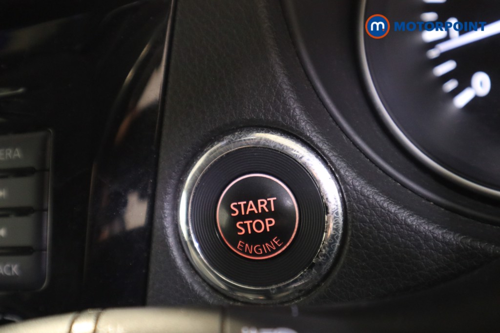 Nissan Qashqai Tekna Manual Petrol SUV - Stock Number (1609856) - 15th supplementary image