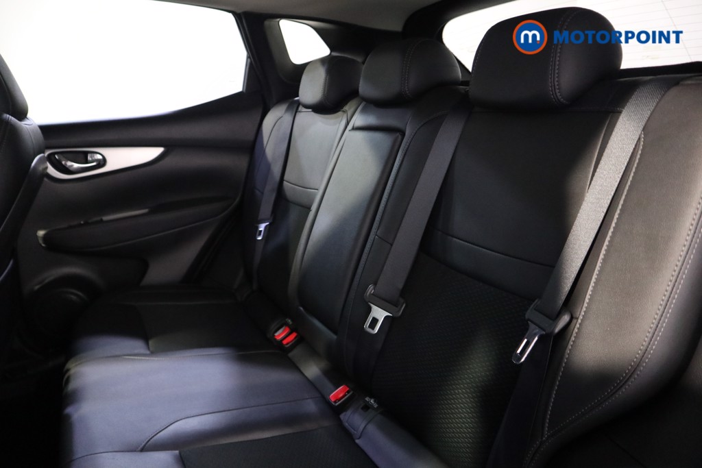 Nissan Qashqai Tekna Manual Petrol SUV - Stock Number (1609856) - 22nd supplementary image