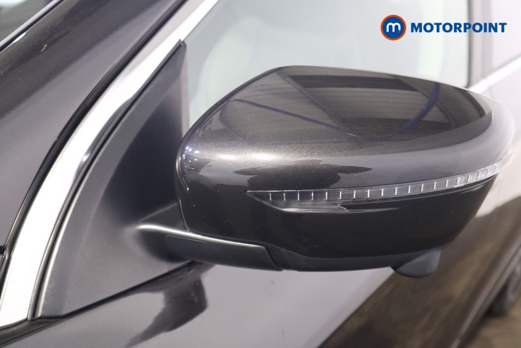 Nissan Qashqai Tekna Manual Petrol SUV - Stock Number (1609856) - 40th supplementary image