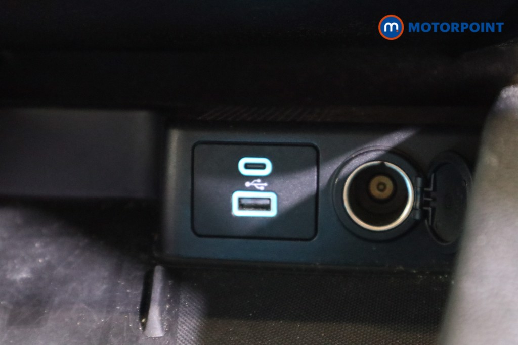 Ford Kuga St-Line X Edition Manual Petrol SUV - Stock Number (1609889) - 9th supplementary image