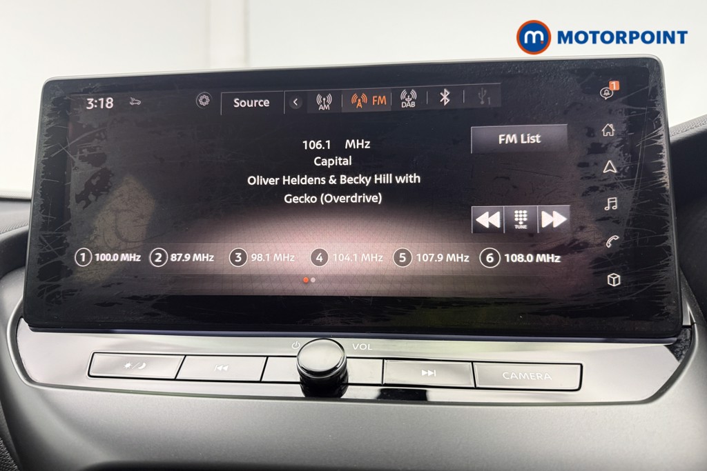 Nissan Juke N-Connecta Manual Petrol SUV - Stock Number (1610398) - 4th supplementary image