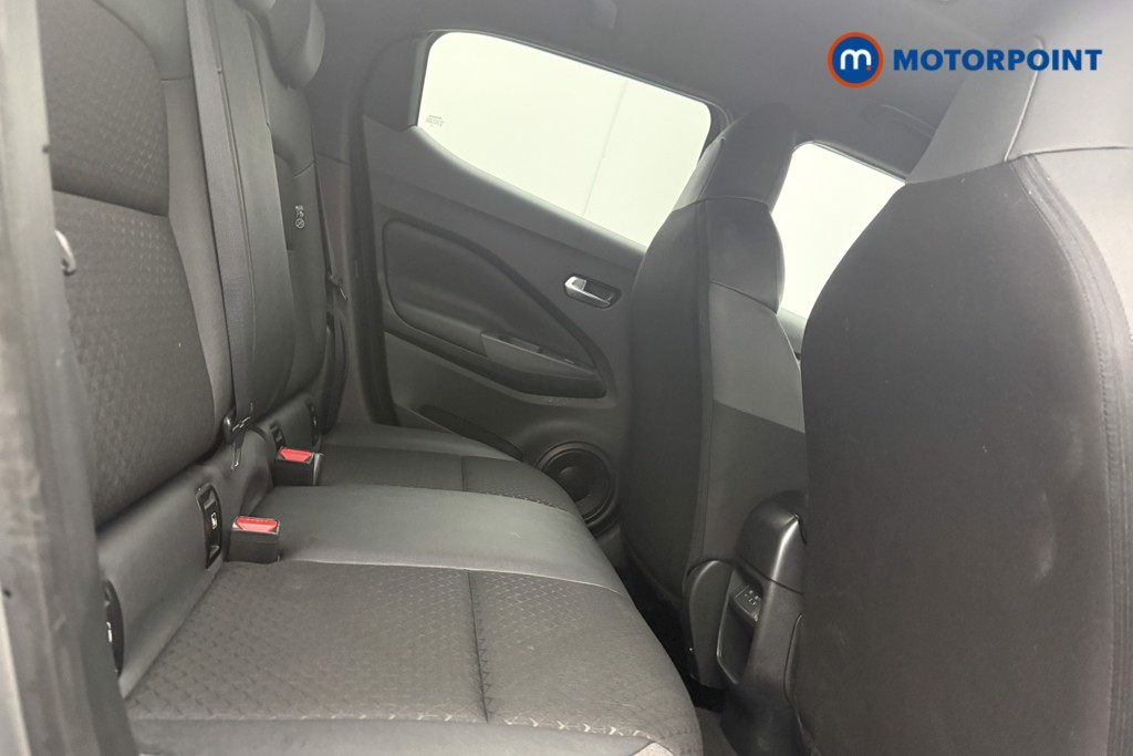 Nissan Juke N-Connecta Manual Petrol SUV - Stock Number (1610398) - 9th supplementary image