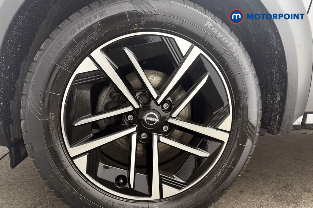 Nissan Juke N-Connecta Manual Petrol SUV - Stock Number (1610398) - 12th supplementary image