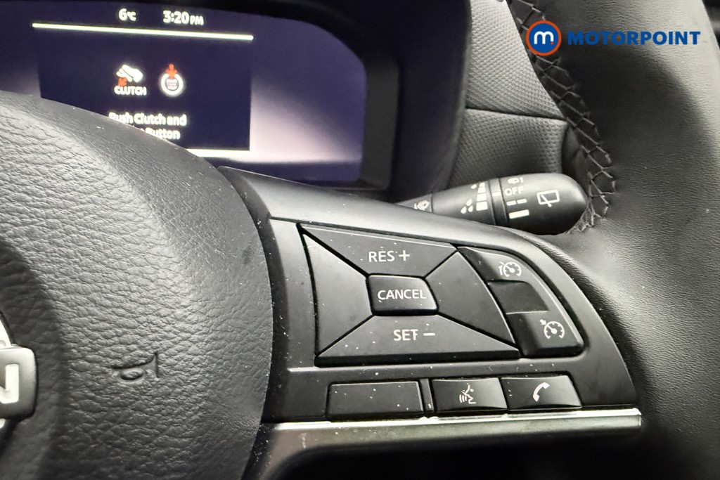 Nissan Juke N-Connecta Manual Petrol SUV - Stock Number (1610398) - 15th supplementary image