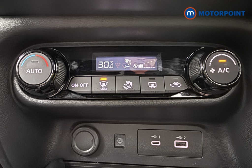 Nissan Juke N-Connecta Manual Petrol SUV - Stock Number (1610398) - 16th supplementary image