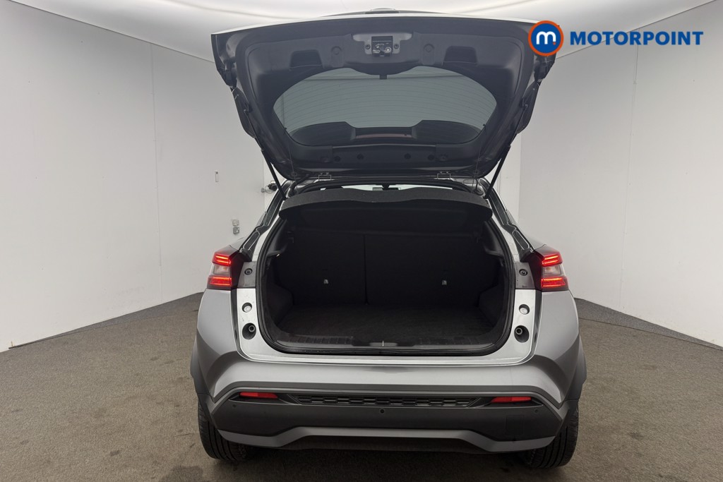 Nissan Juke N-Connecta Manual Petrol SUV - Stock Number (1610398) - 21st supplementary image