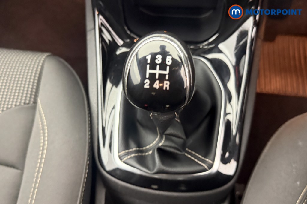 Ford Fiesta Titanium Manual Petrol Hatchback - Stock Number (1611302) - 12th supplementary image