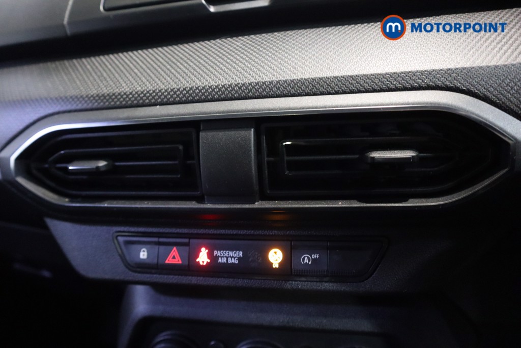 Dacia Sandero Essential Manual Petrol Hatchback - Stock Number (1612120) - 2nd supplementary image