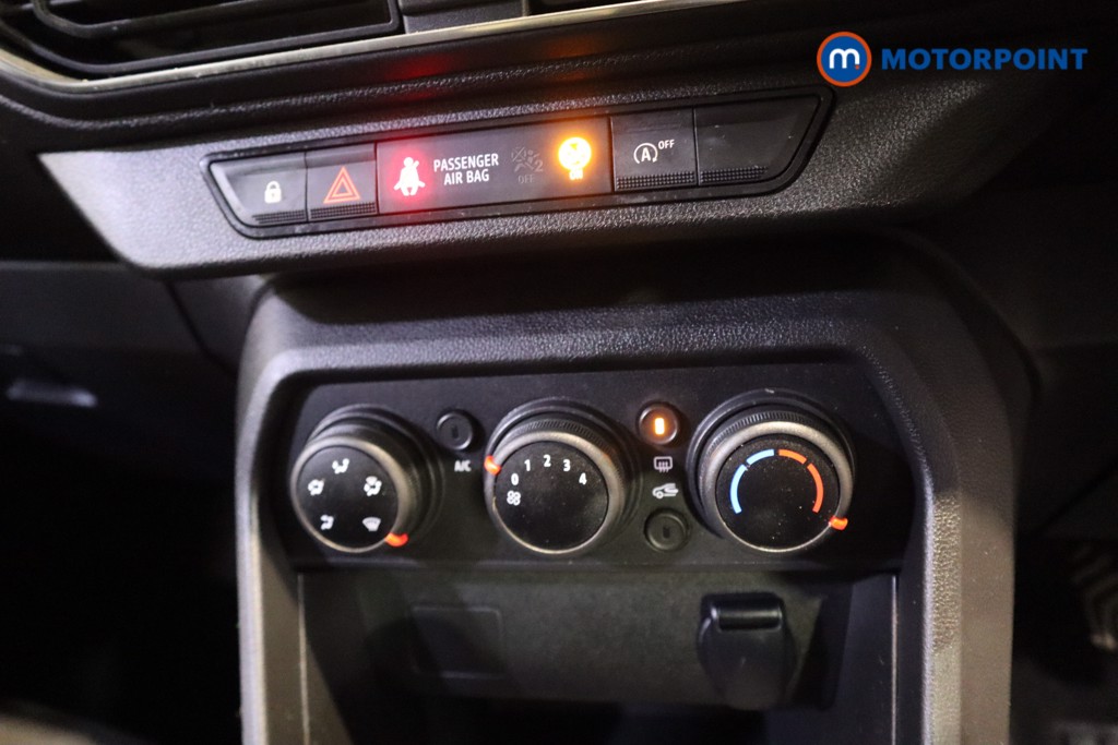 Dacia Sandero Essential Manual Petrol Hatchback - Stock Number (1612120) - 3rd supplementary image