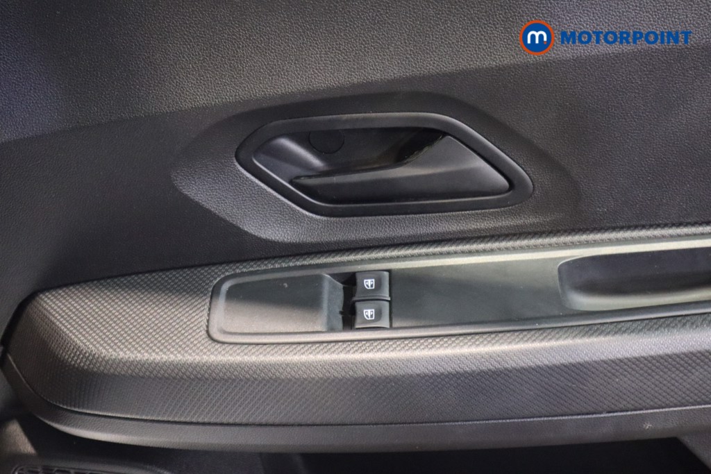 Dacia Sandero Essential Manual Petrol Hatchback - Stock Number (1612120) - 10th supplementary image