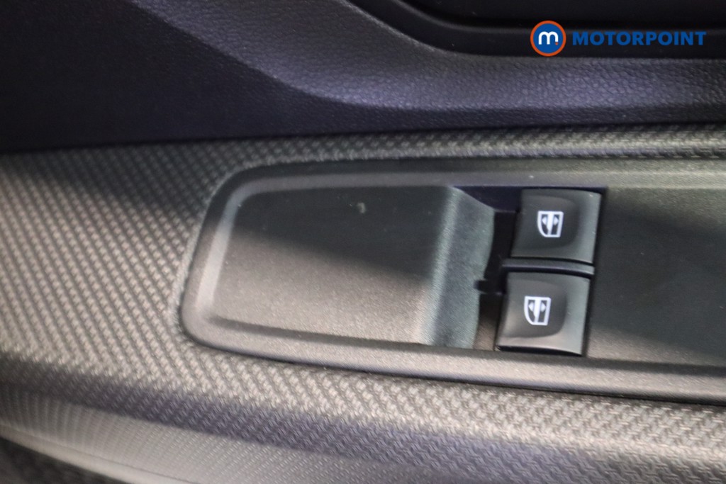 Dacia Sandero Essential Manual Petrol Hatchback - Stock Number (1612120) - 11th supplementary image