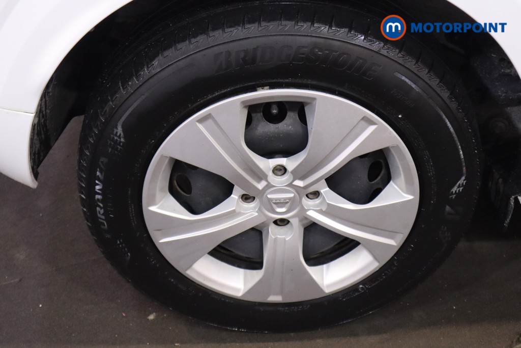 Dacia Sandero Essential Manual Petrol Hatchback - Stock Number (1612120) - 21st supplementary image