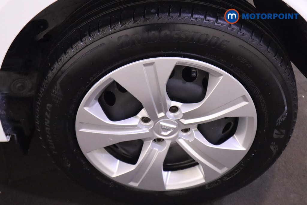 Dacia Sandero Essential Manual Petrol Hatchback - Stock Number (1612120) - 22nd supplementary image