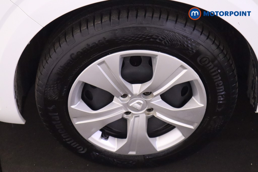 Dacia Sandero Essential Manual Petrol Hatchback - Stock Number (1612120) - 23rd supplementary image