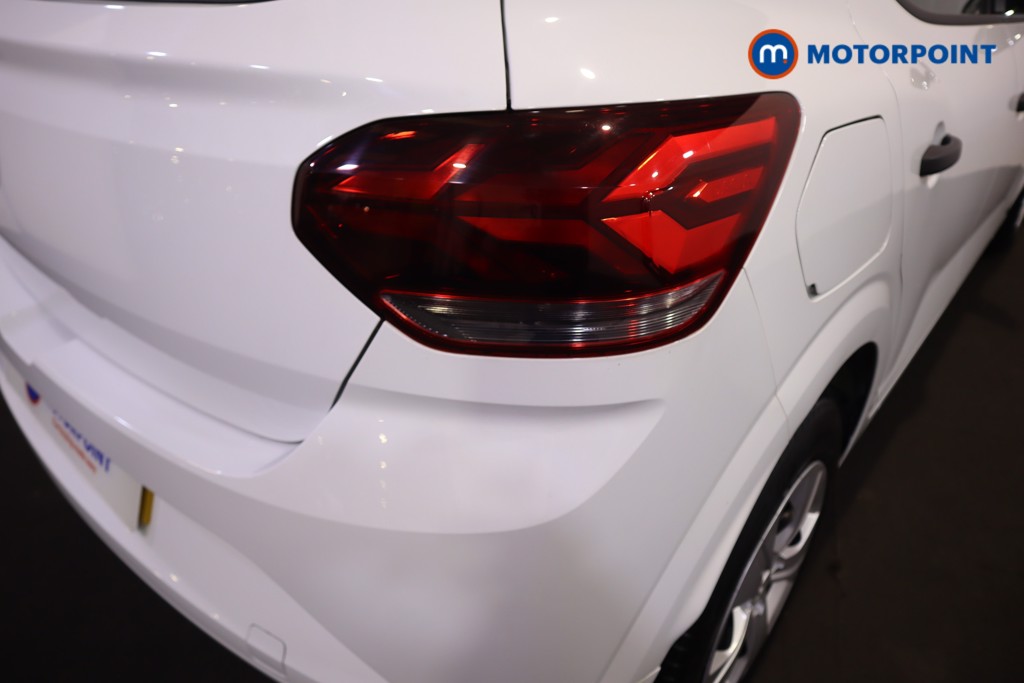 Dacia Sandero Essential Manual Petrol Hatchback - Stock Number (1612120) - 26th supplementary image