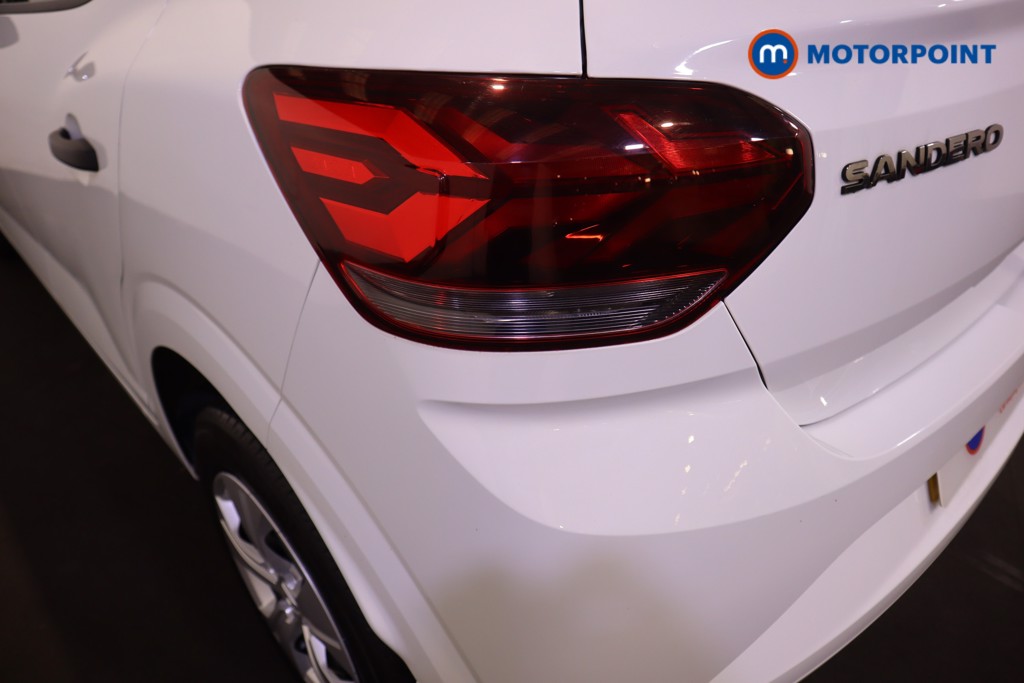 Dacia Sandero Essential Manual Petrol Hatchback - Stock Number (1612120) - 27th supplementary image