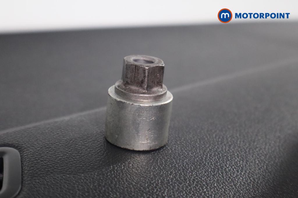 Volkswagen T-Roc SE Manual Petrol SUV - Stock Number (1612308) - 13th supplementary image