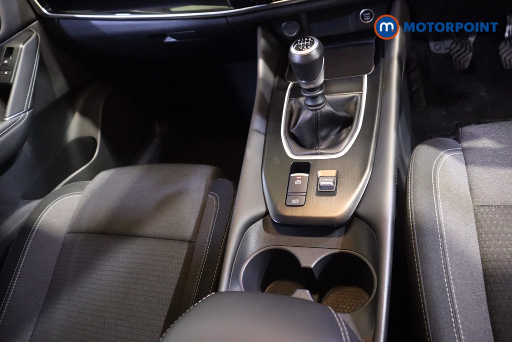 Nissan Qashqai N-Connecta Manual Petrol SUV - Stock Number (1613059) - 6th supplementary image