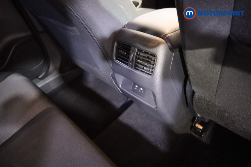 Nissan Qashqai N-Connecta Manual Petrol SUV - Stock Number (1613059) - 16th supplementary image