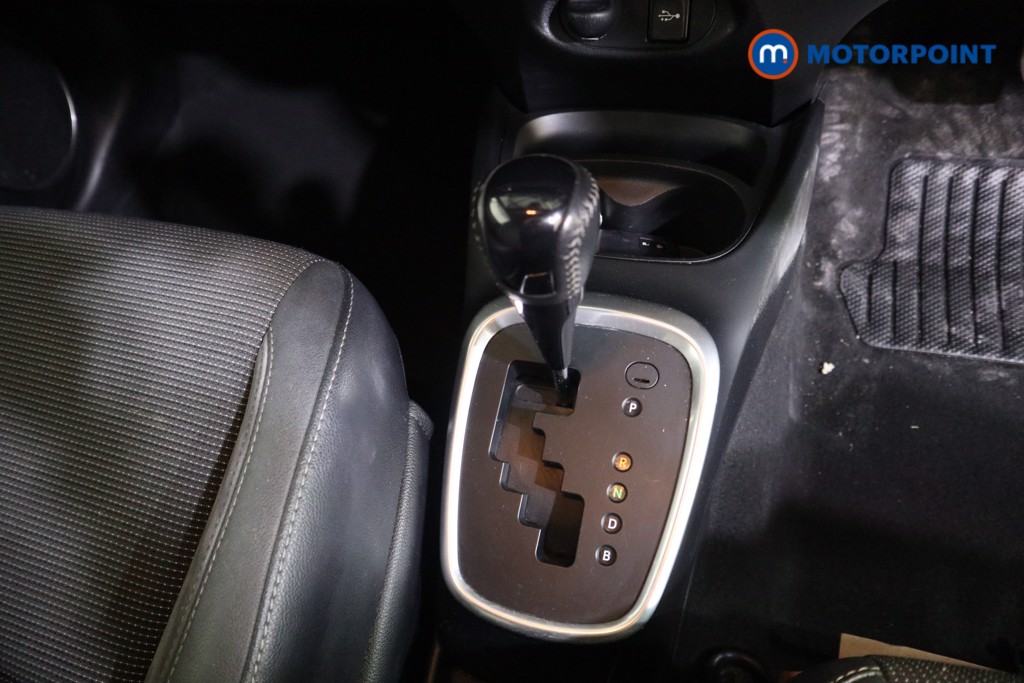 Toyota Yaris Excel Automatic Petrol-Electric Hybrid Hatchback - Stock Number (1613857) - 9th supplementary image