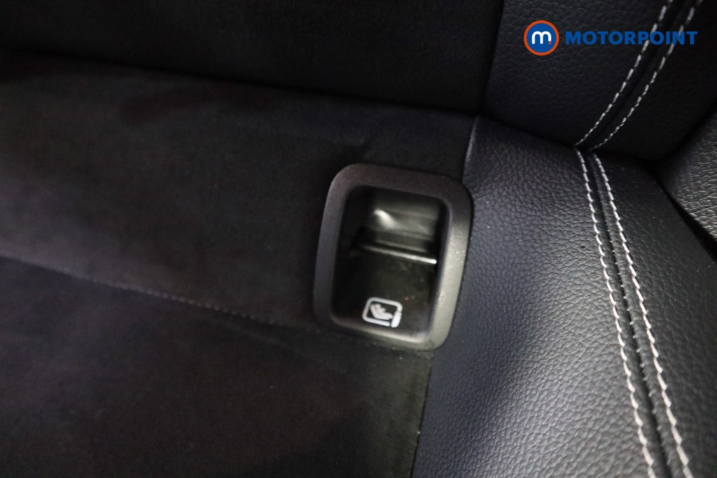 Mercedes-Benz A Class Amg Line Premium Edition Automatic Petrol Saloon - Stock Number (1616514) - 22nd supplementary image