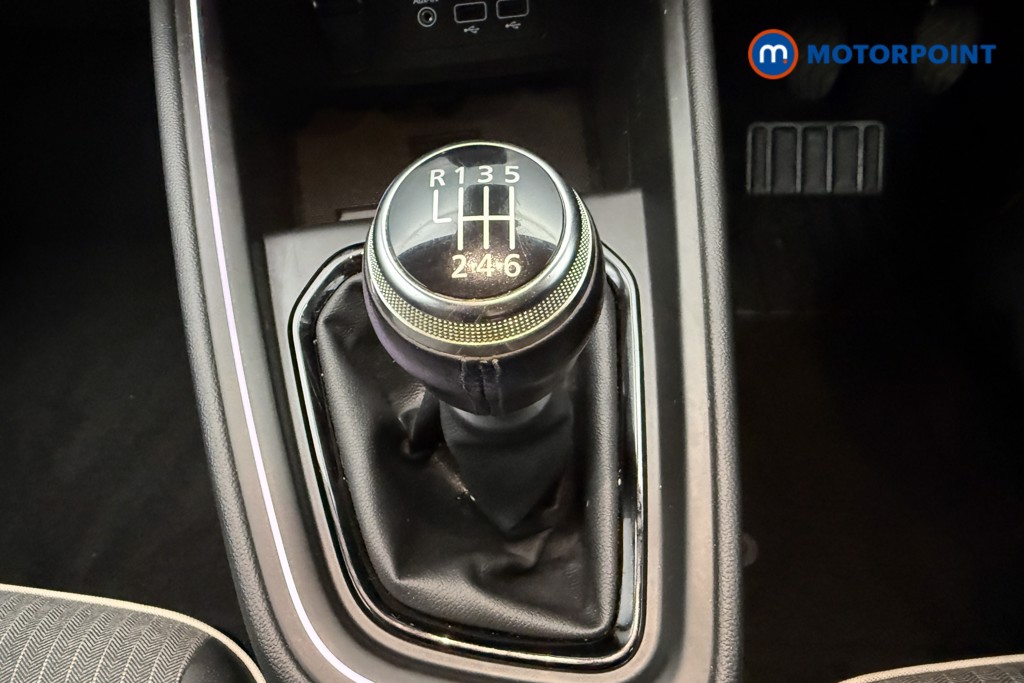 Renault Clio Lutecia Se Manual Petrol Hatchback - Stock Number (1617012) - 7th supplementary image