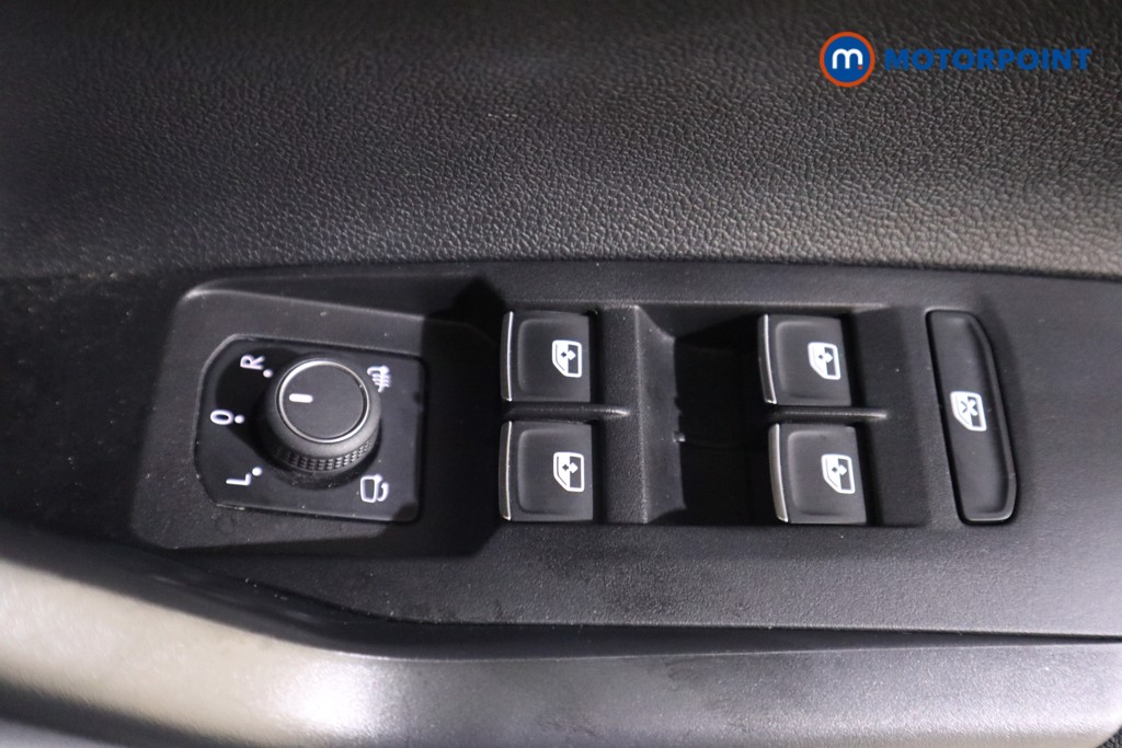 Volkswagen Polo R-Line Automatic Petrol Hatchback - Stock Number (1617021) - 14th supplementary image