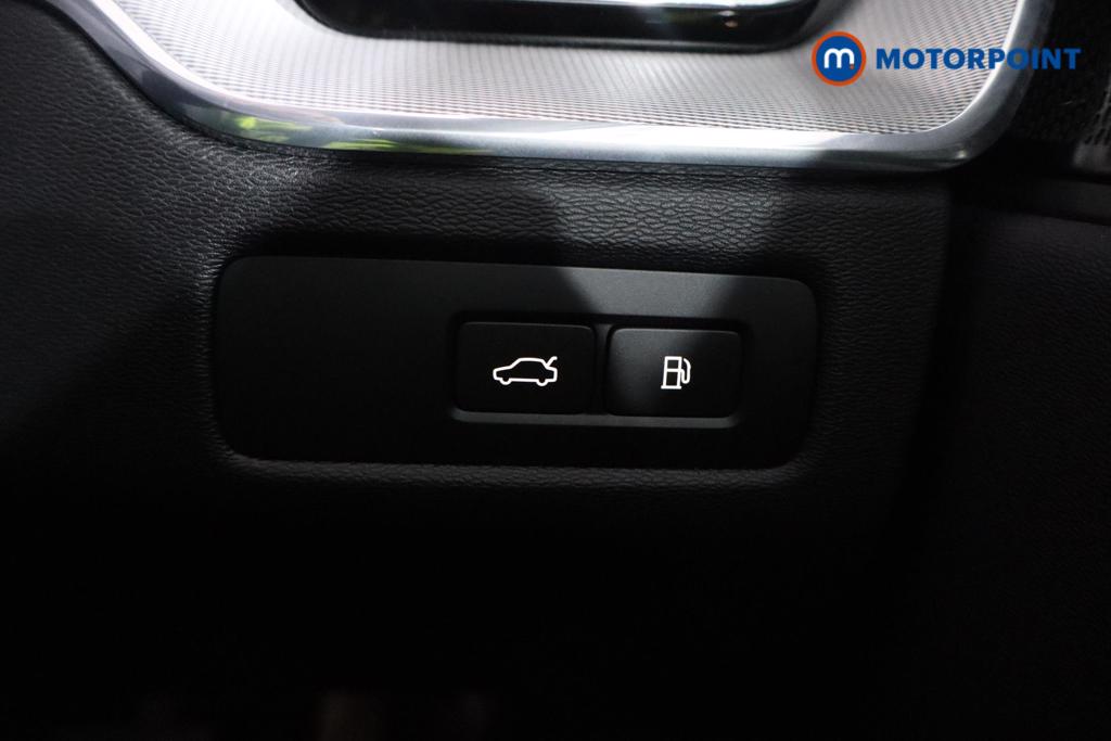 Volvo Xc60 Plus Automatic Petrol Plug-In Hybrid SUV - Stock Number (1617652) - 10th supplementary image