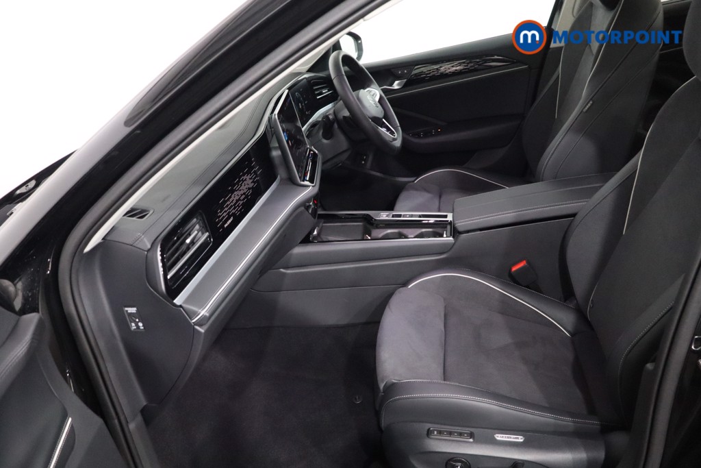 Volkswagen Passat Elegance Automatic Petrol Plug-In Hybrid Estate - Stock Number (1618590) - 4th supplementary image