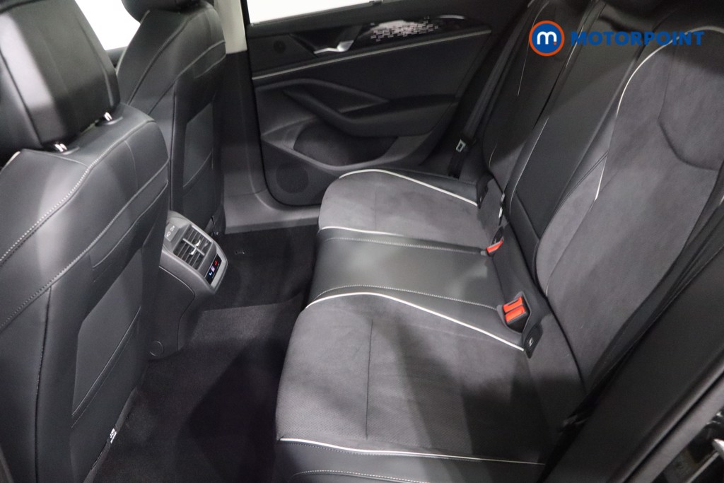 Volkswagen Passat Elegance Automatic Petrol Plug-In Hybrid Estate - Stock Number (1618590) - 5th supplementary image