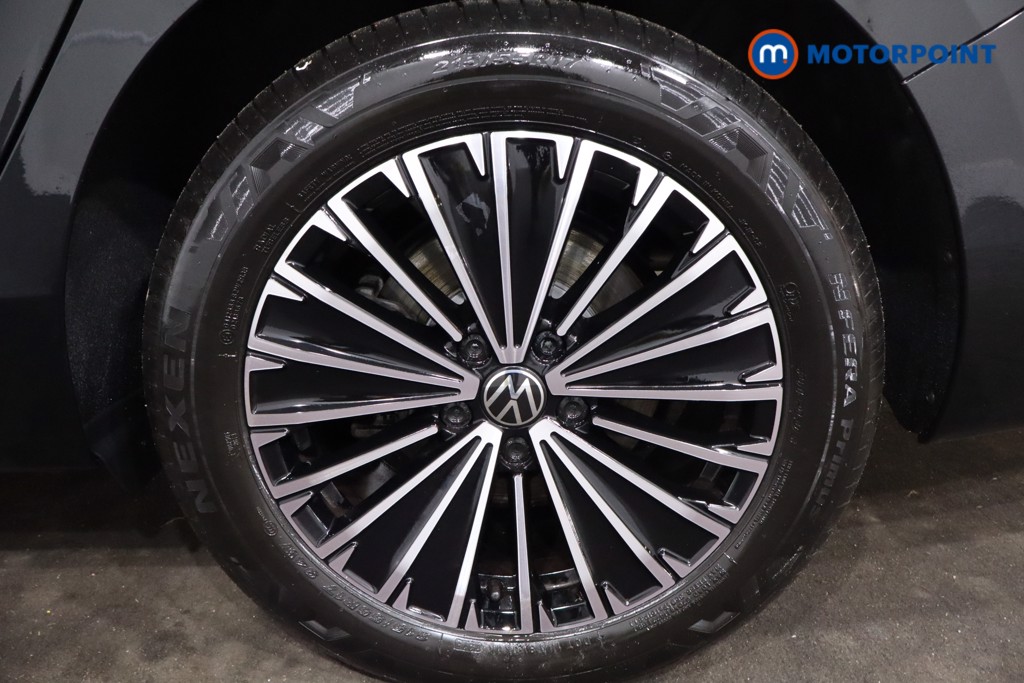 Volkswagen Passat Elegance Automatic Petrol Plug-In Hybrid Estate - Stock Number (1618590) - 11th supplementary image