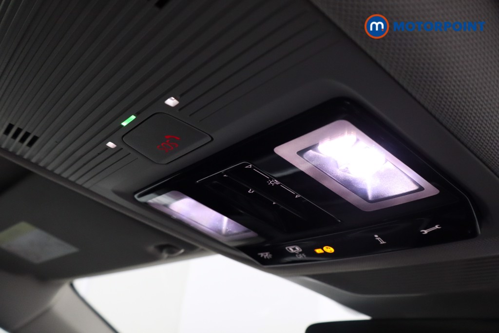 Volkswagen Passat Elegance Automatic Petrol Plug-In Hybrid Estate - Stock Number (1618590) - 22nd supplementary image