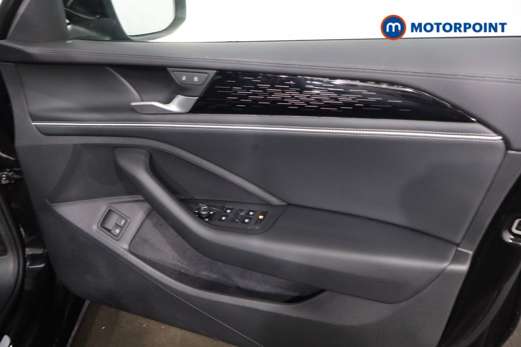 Volkswagen Passat Elegance Automatic Petrol Plug-In Hybrid Estate - Stock Number (1618590) - 24th supplementary image