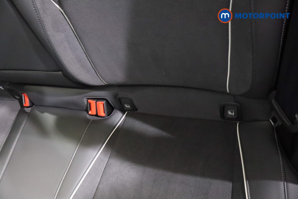 Volkswagen Passat Elegance Automatic Petrol Plug-In Hybrid Estate - Stock Number (1618590) - 28th supplementary image