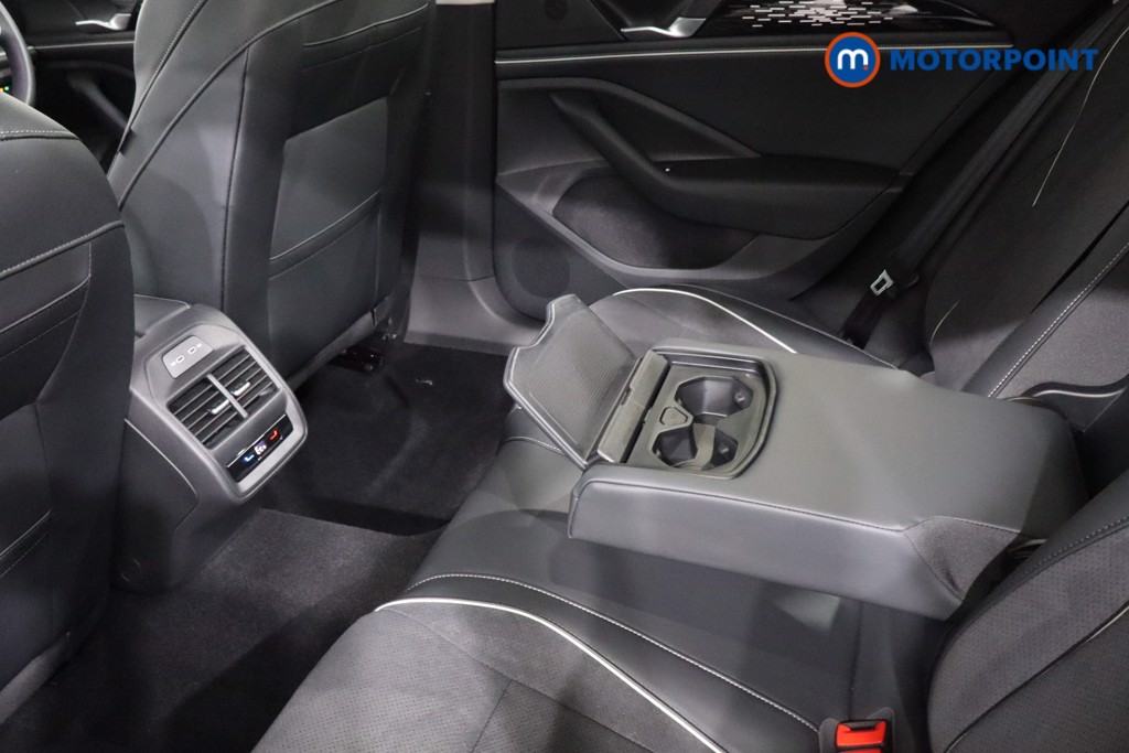 Volkswagen Passat Elegance Automatic Petrol Plug-In Hybrid Estate - Stock Number (1618590) - 29th supplementary image
