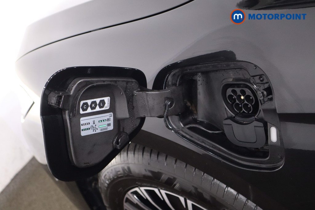 Volkswagen Passat Elegance Automatic Petrol Plug-In Hybrid Estate - Stock Number (1618590) - 36th supplementary image