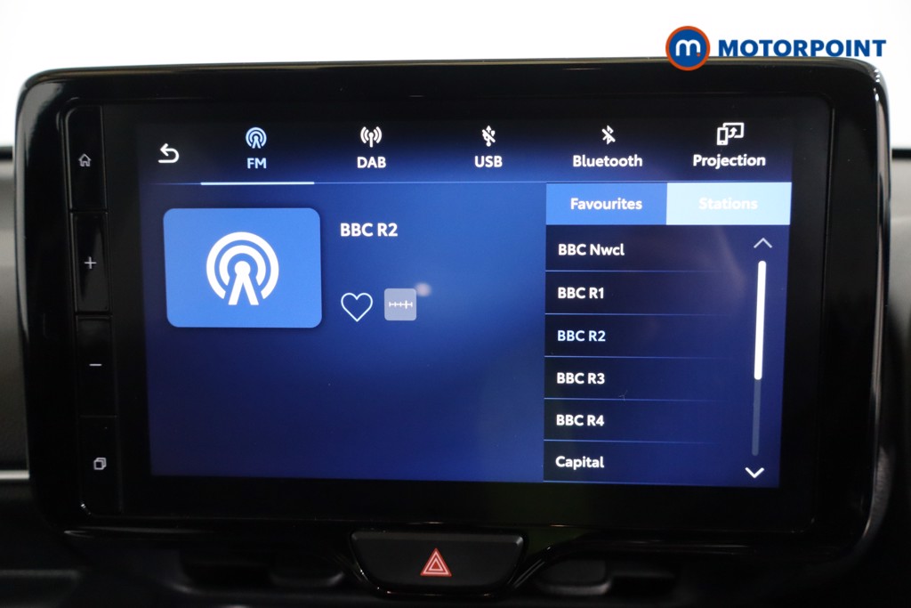 Toyota Yaris Design Automatic Petrol-Electric Hybrid Hatchback - Stock Number (1618616) - 5th supplementary image