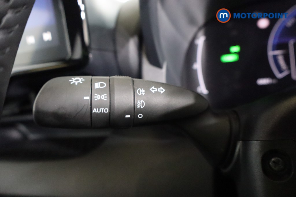 Toyota Yaris Design Automatic Petrol-Electric Hybrid Hatchback - Stock Number (1618616) - 12th supplementary image