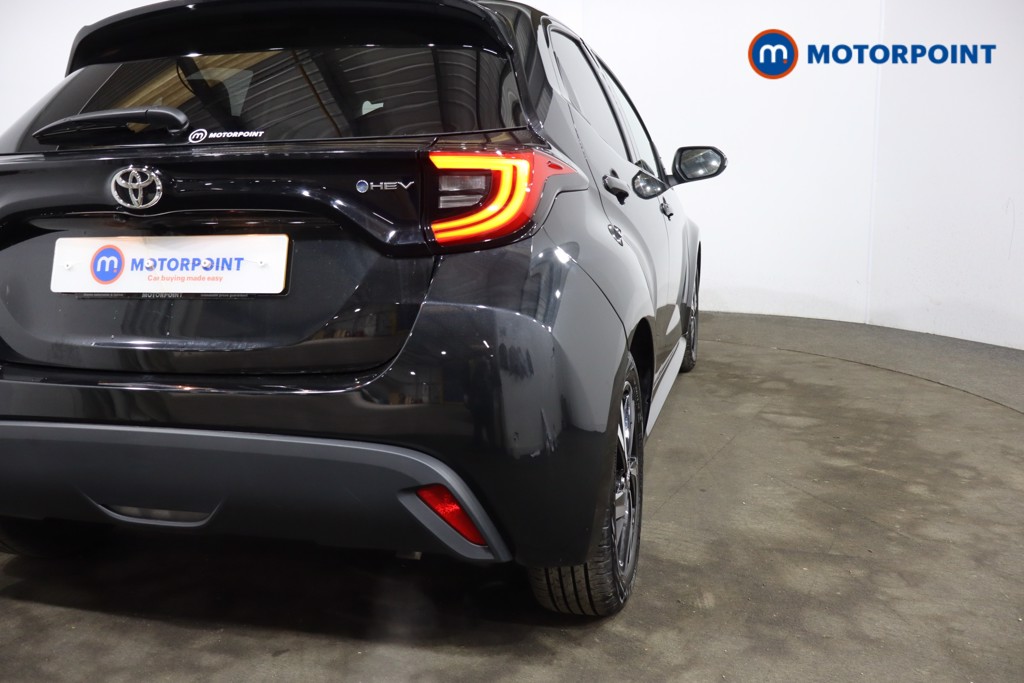 Toyota Yaris Design Automatic Petrol-Electric Hybrid Hatchback - Stock Number (1618616) - 25th supplementary image