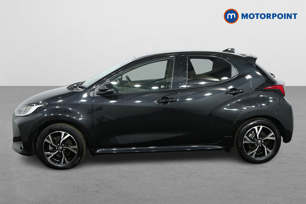 Toyota Yaris Design Automatic Petrol-Electric Hybrid Hatchback - Stock Number (1618616) - Passenger side