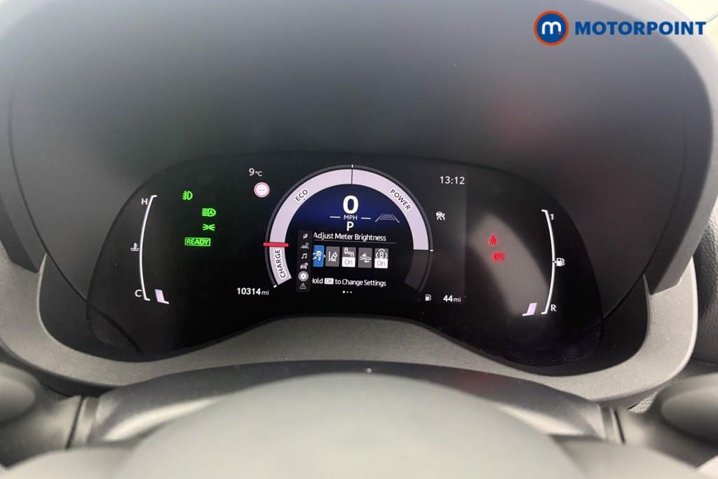 Toyota Yaris Design Automatic Petrol-Electric Hybrid Hatchback - Stock Number (1618627) - 4th supplementary image