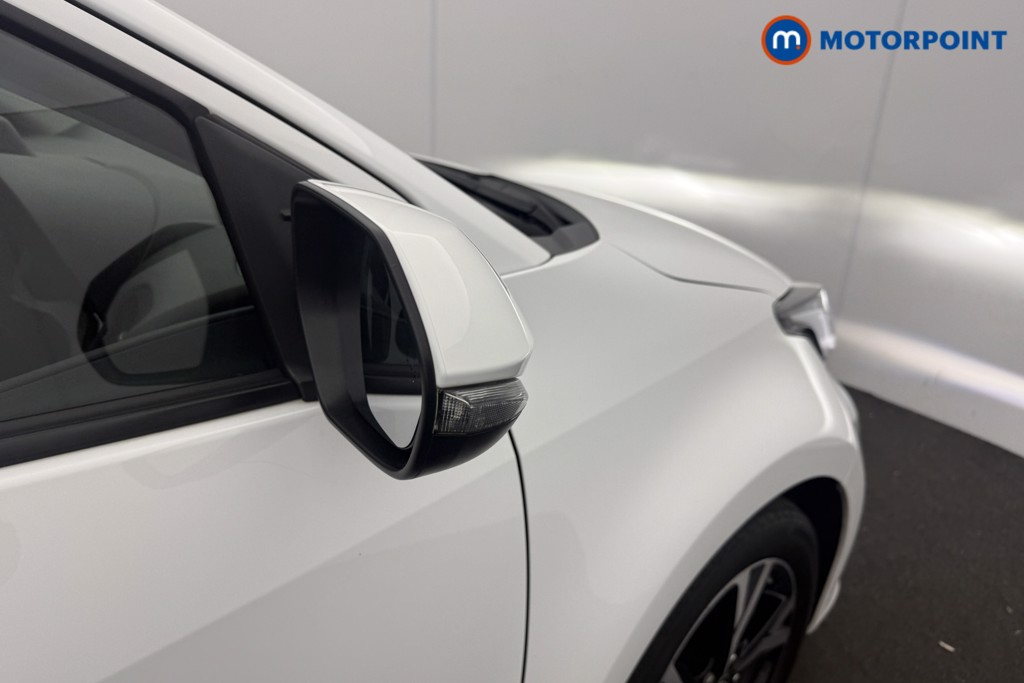 Toyota Yaris Design Automatic Petrol-Electric Hybrid Hatchback - Stock Number (1618627) - 14th supplementary image