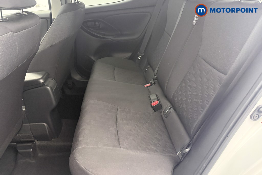 Toyota Yaris Design Automatic Petrol-Electric Hybrid Hatchback - Stock Number (1618627) - 19th supplementary image