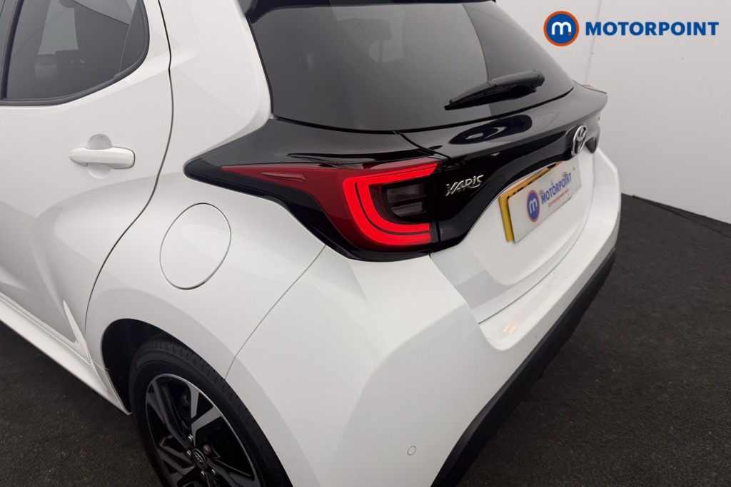 Toyota Yaris Design Automatic Petrol-Electric Hybrid Hatchback - Stock Number (1618627) - 22nd supplementary image