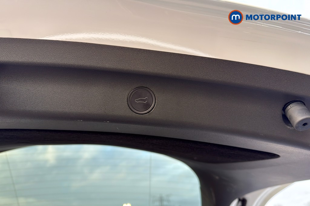 Tesla Model Y Long Range Automatic Electric SUV - Stock Number (1596892) - 35th supplementary image